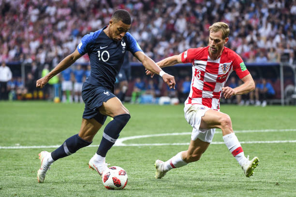 的年轻前锋 的年轻前锋