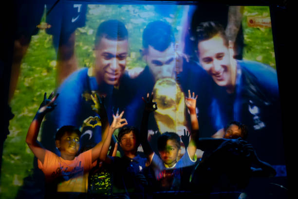 仅激起了球 仅激起了球